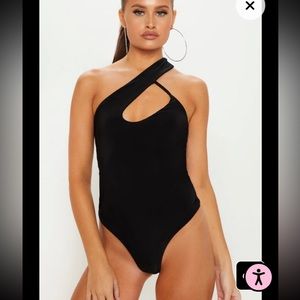 Pretty Little Thing Black One Shoulder Cut Out Bodysuit size US-4